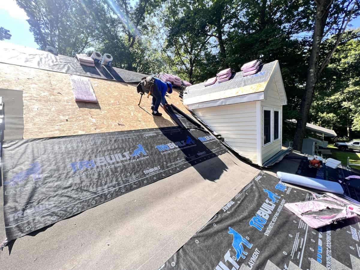Center Construction Roofing Team