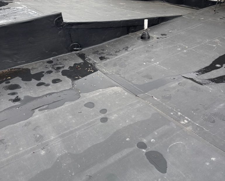 Commercial vs Residential Roofing