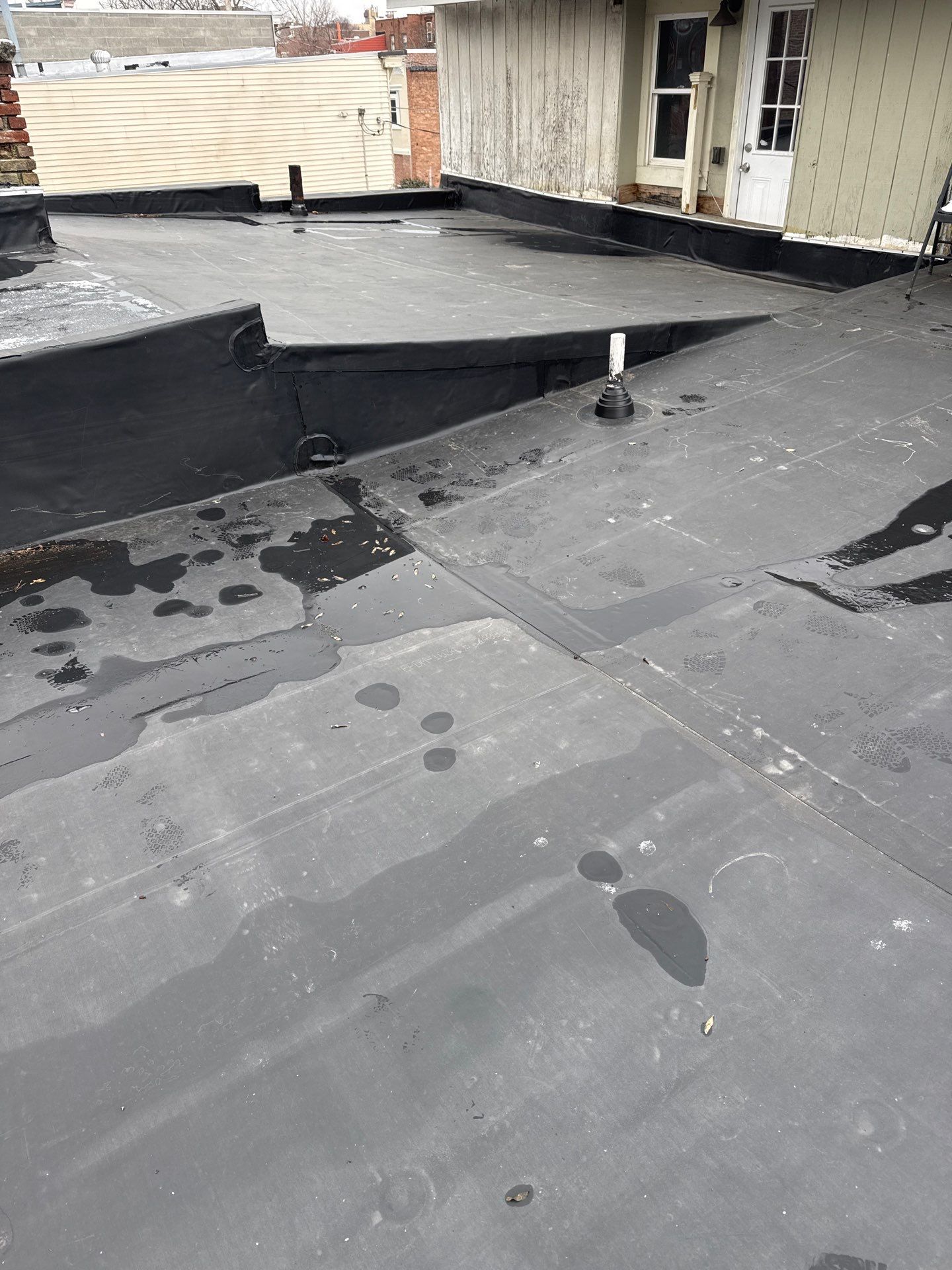 Commercial vs Residential Roofing