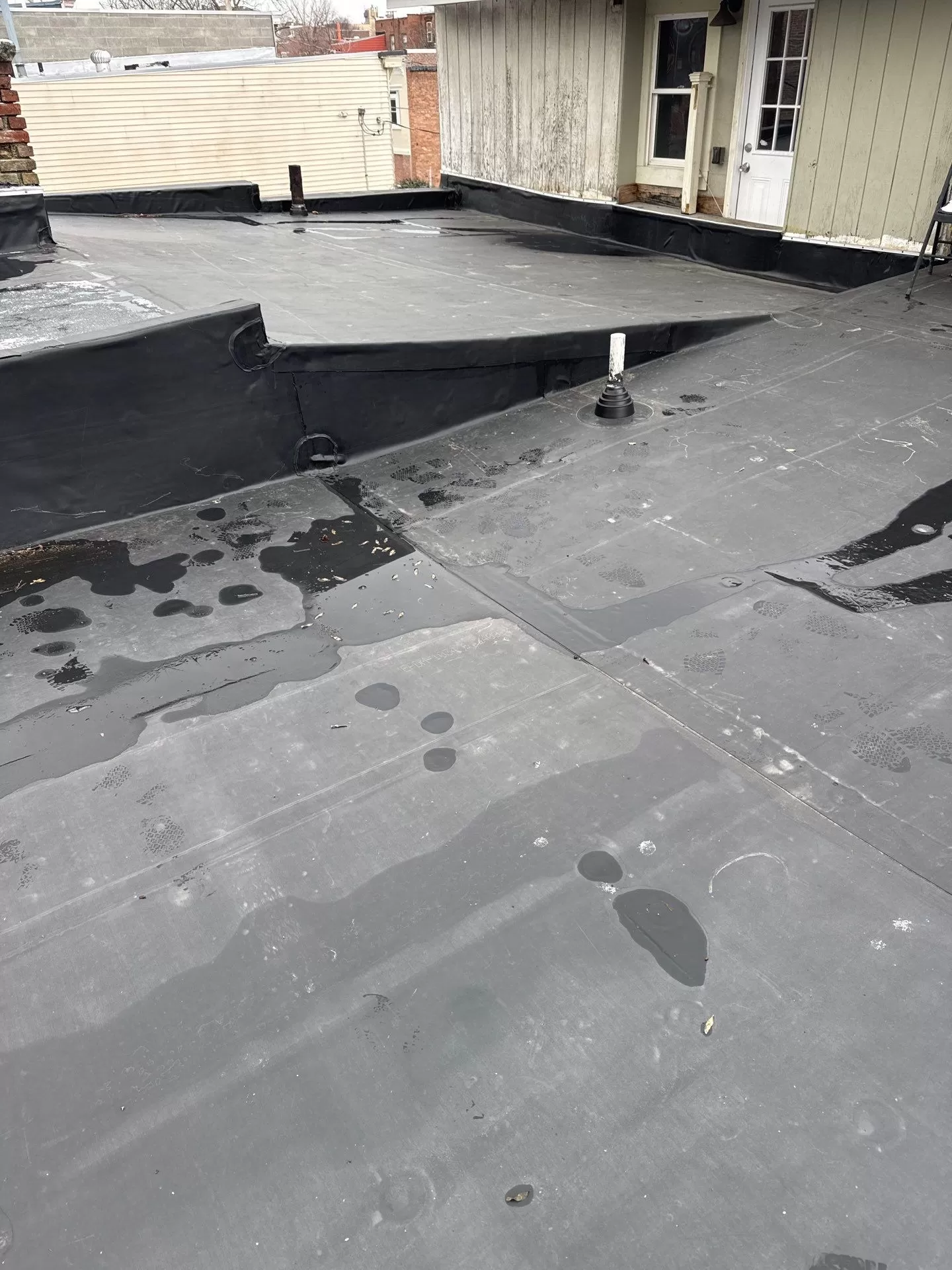 Commercial vs Residential Roofing
