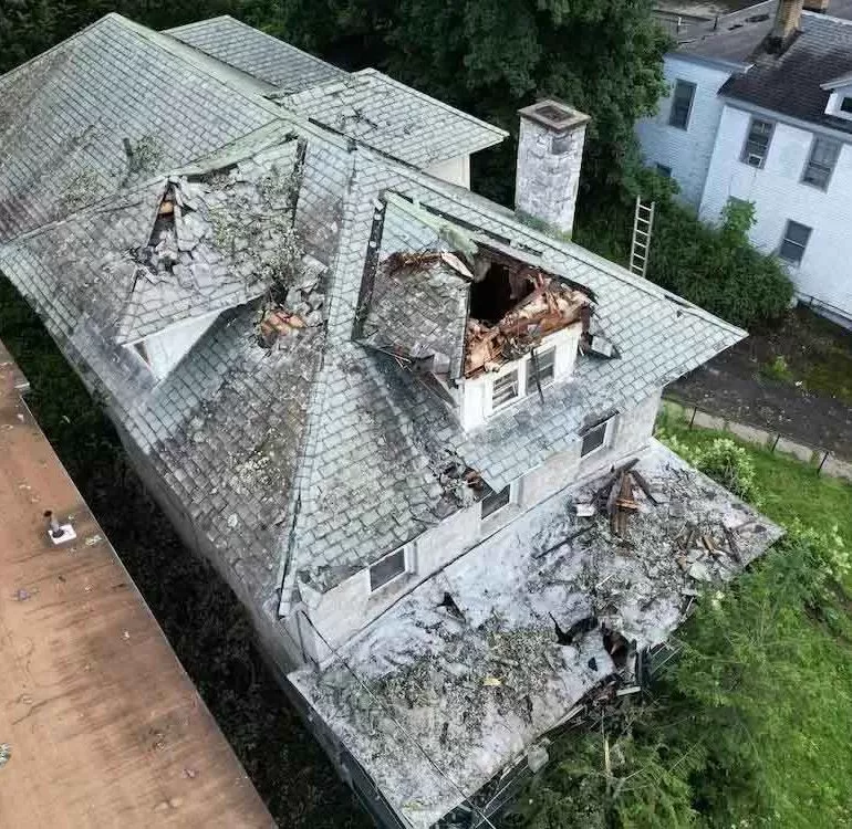 Best Types of Roofs for Tornadoes